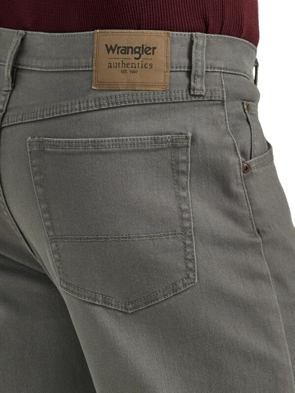 Wrangler Authentics Men's Classic 5-Pocket Relaxed Fit Flex Jean - Image 7