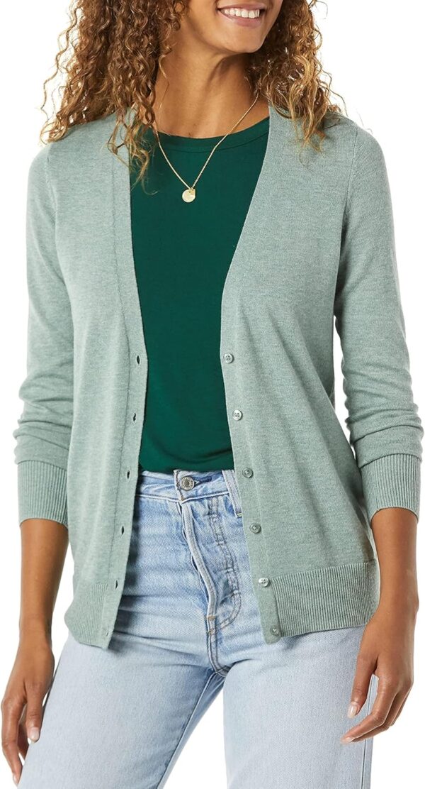 Amazon Essentials Women's Lightweight V-Neck Cardigan Sweater (Available in Plus Size) - Image 2